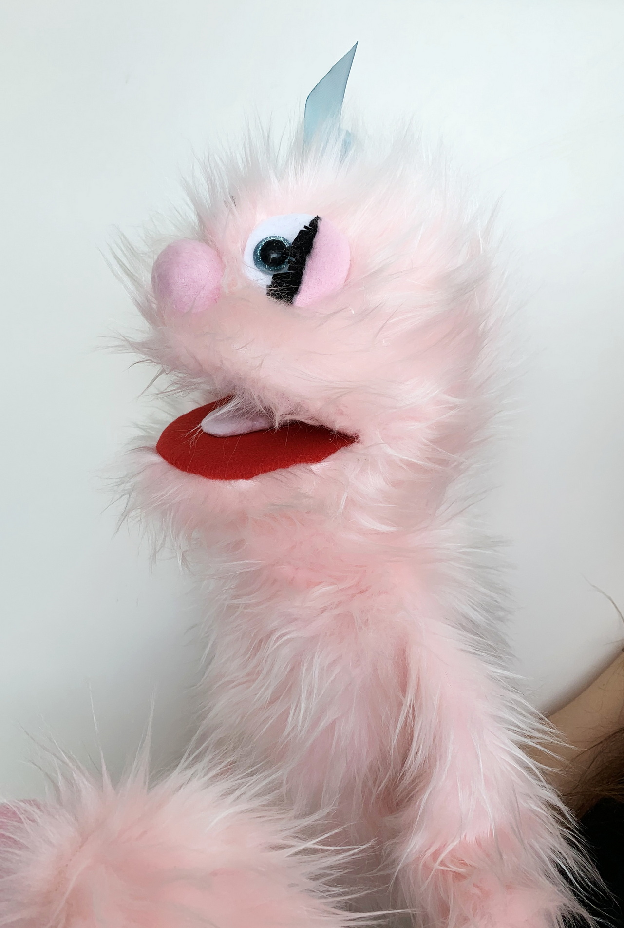 Лили - кукла-маппет с открывающимся ртом и управлением руками
