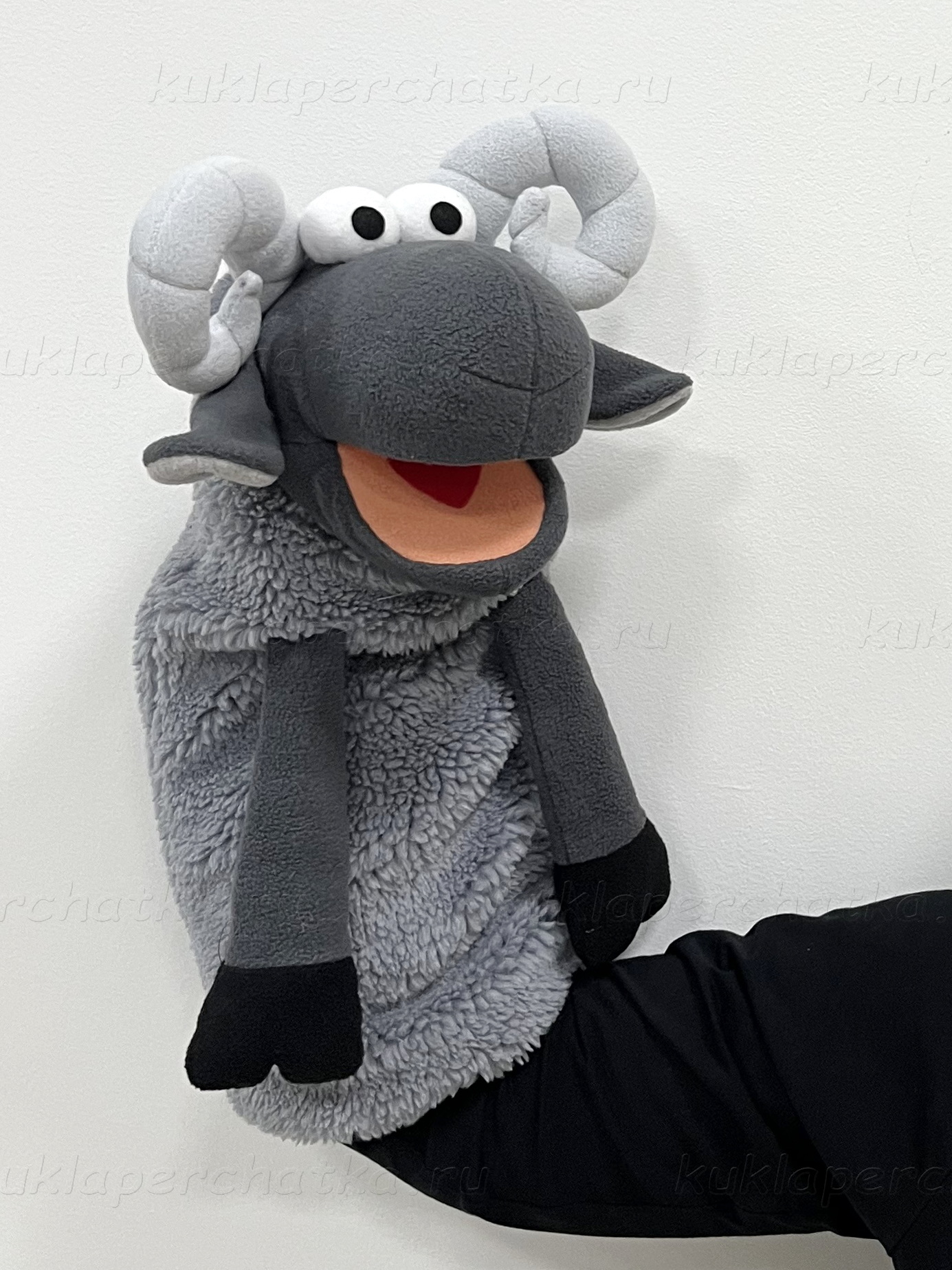 Баран большой кукла-маппет с открывающимся ртом 40-45 см.