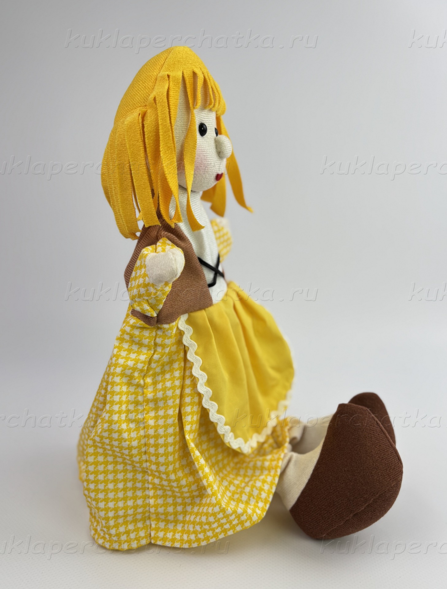 Девочка в переднике (фабр) кукла-перчатка