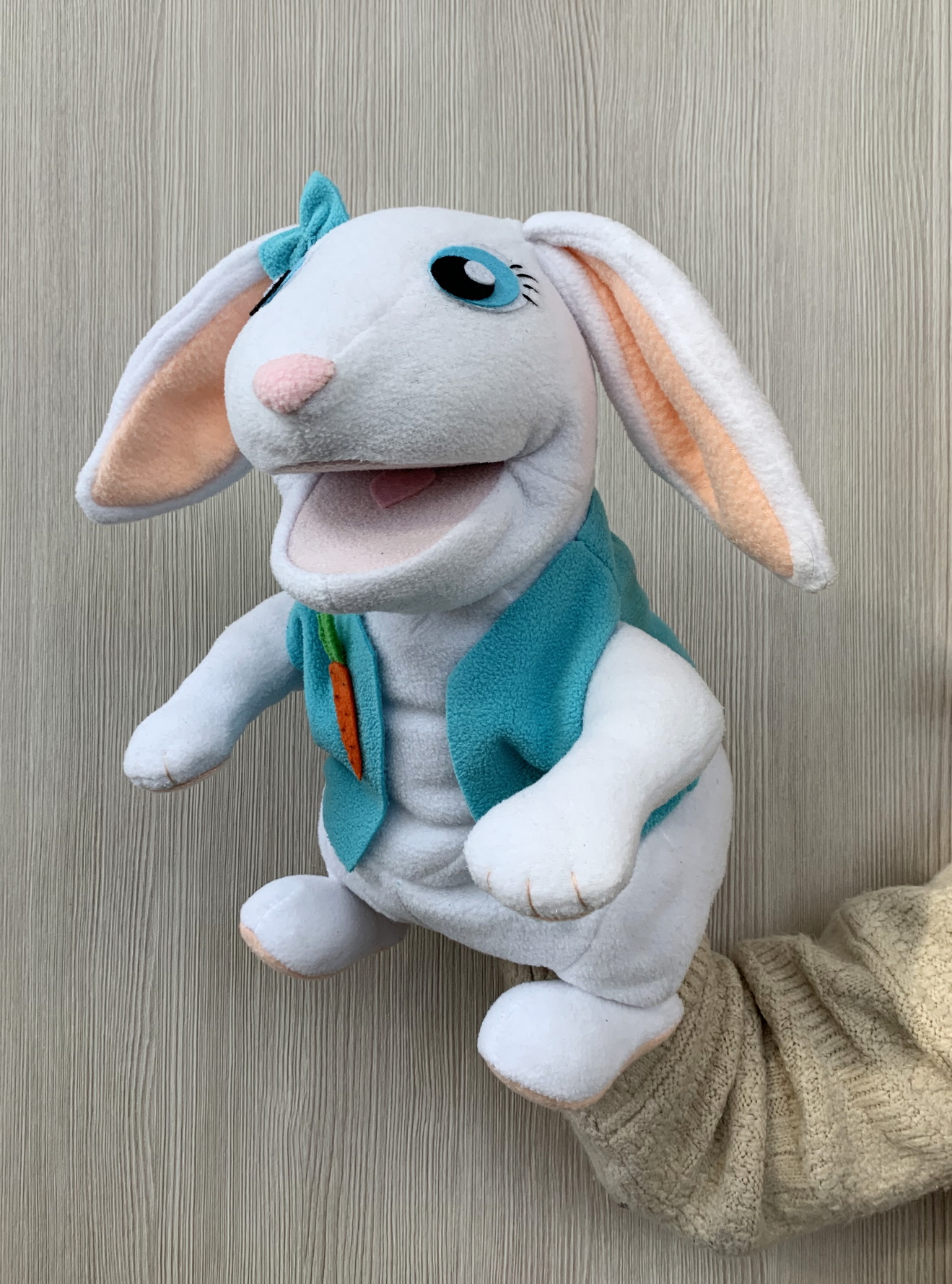 Зайчик / Кролик - кукла-маппет с открывающимся ртом, 32 см.