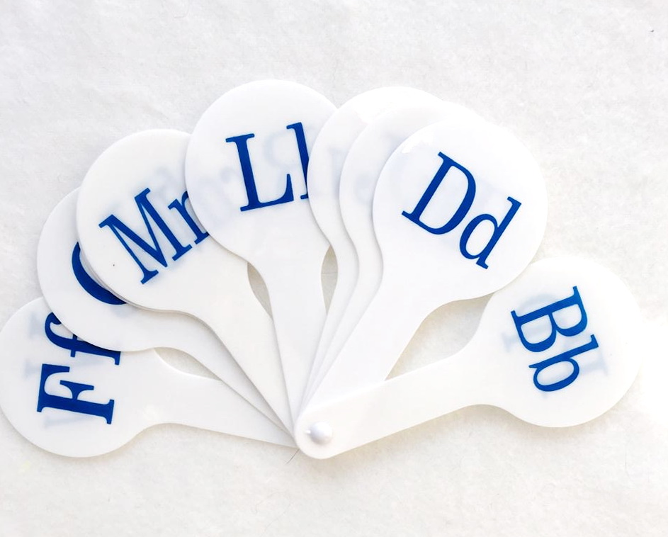 Веер с согласными буквами